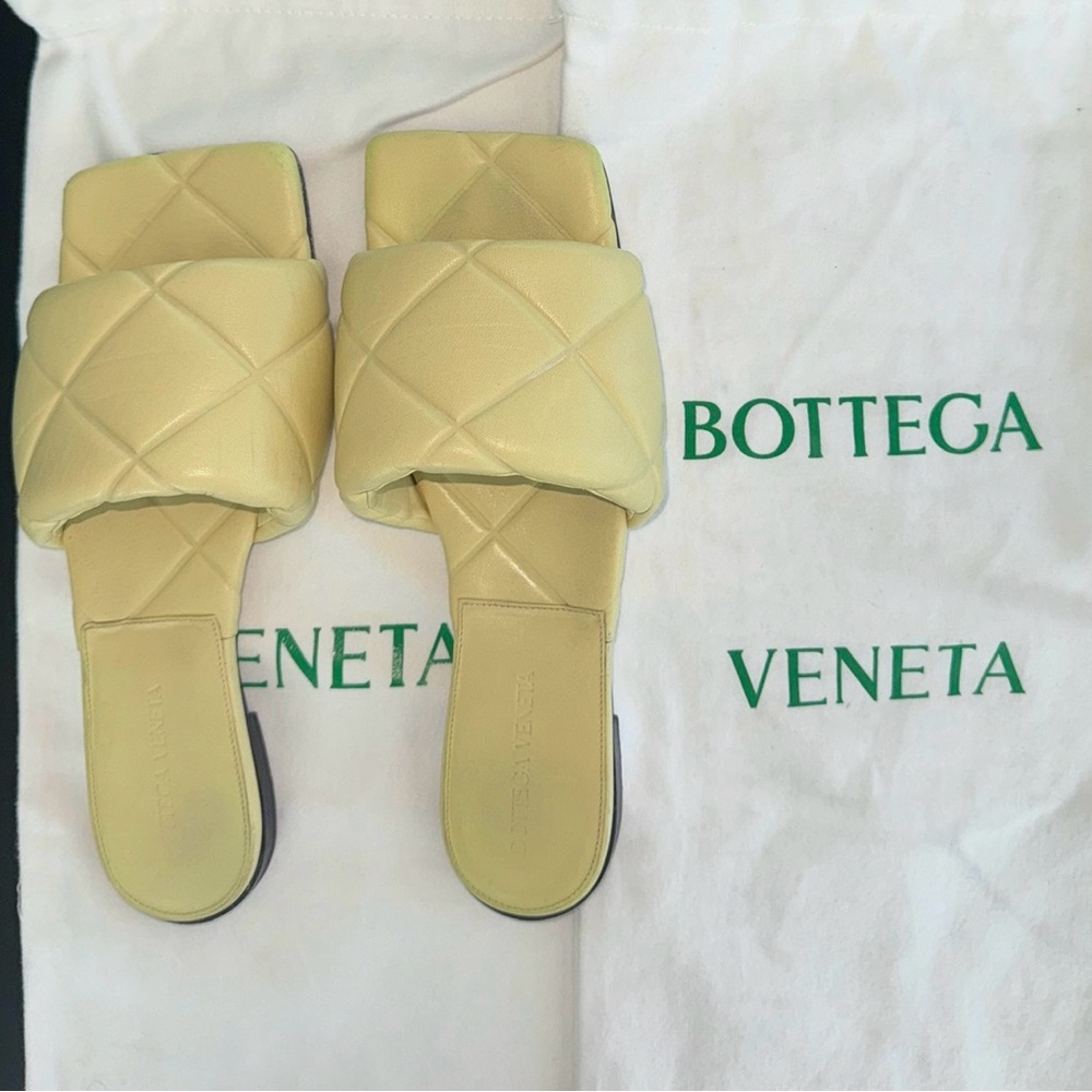 COPY - BOTTEGA VENETA Quilted square-toe sandals